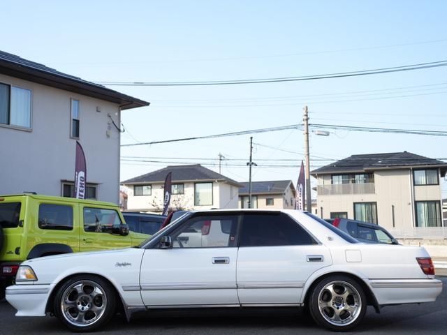 クラウン ロイヤルサルーン　ローダウン　社外１７インチアルミ　運転席パワーシート　リア席パワーシート　社外メモリーナビ　フルセグ　Ｂｌｕｅｔｏｏｔｈ　デジパネ（35枚目）