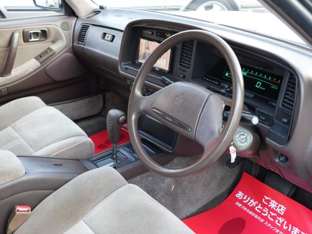 クラウン ロイヤルサルーン　ローダウン　社外１７インチアルミ　運転席パワーシート　リア席パワーシート　社外メモリーナビ　フルセグ　Ｂｌｕｅｔｏｏｔｈ　デジパネ（45枚目）