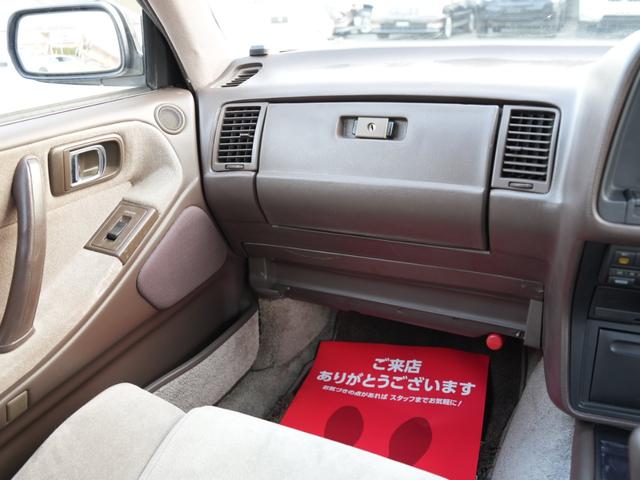 クラウン ロイヤルサルーン　ローダウン　社外１７インチアルミ　運転席パワーシート　リア席パワーシート　社外メモリーナビ　フルセグ　Ｂｌｕｅｔｏｏｔｈ　デジパネ（61枚目）