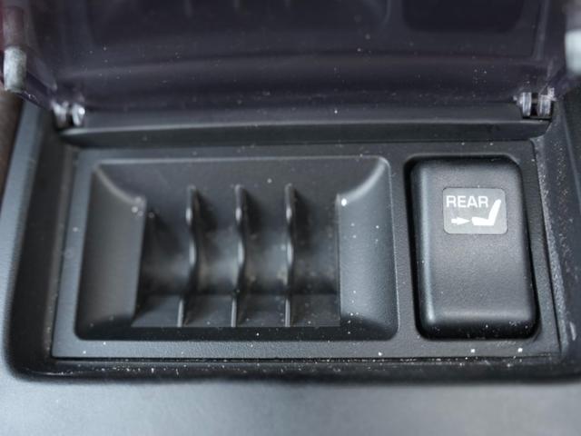 クラウン ロイヤルサルーン　ローダウン　社外１７インチアルミ　運転席パワーシート　リア席パワーシート　社外メモリーナビ　フルセグ　Ｂｌｕｅｔｏｏｔｈ　デジパネ（73枚目）