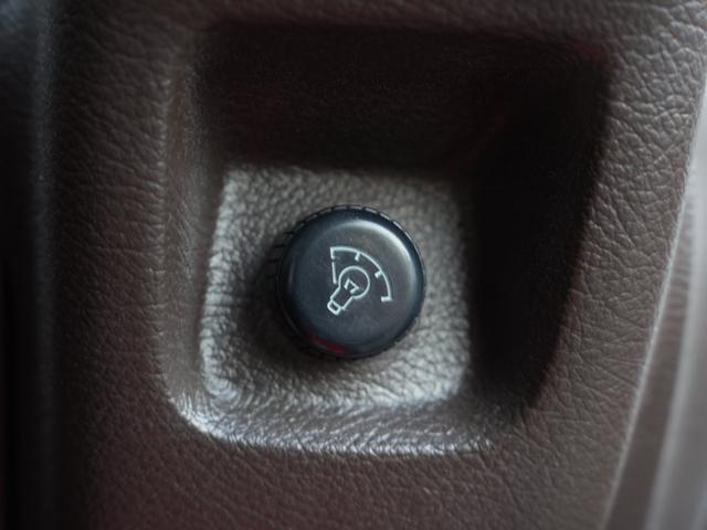 クラウン ロイヤルサルーン　ローダウン　社外１７インチアルミ　運転席パワーシート　リア席パワーシート　社外メモリーナビ　フルセグ　Ｂｌｕｅｔｏｏｔｈ　デジパネ（76枚目）