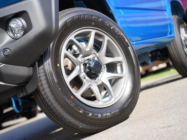 ジムニー ＸＣ　届出済未使用車　衝突被害軽減ブレーキ　パーキングセンサー　レーンキープアシスト　横滑り防止装置　ヒルディセントコントロール　プッシュスタート　ＬＥＤヘッドライト　オートエアコン　シートヒーター（16枚目）