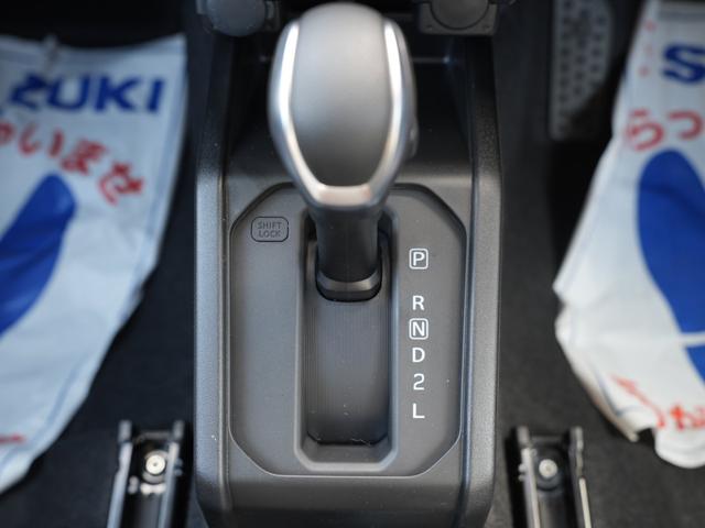 ジムニー ＸＣ　届出済未使用車　衝突被害軽減ブレーキ　パーキングセンサー　レーンキープアシスト　横滑り防止装置　ヒルディセントコントロール　プッシュスタート　ＬＥＤヘッドライト　オートエアコン　シートヒーター（59枚目）