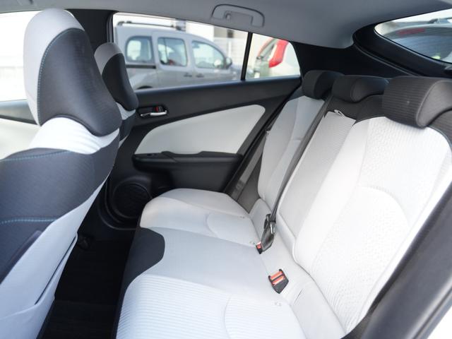 プリウス A セーフティセンス 9インチSDナビ/フルセグTV/Bluetooth ロクサー二19インチAW ローダウン 衝突軽減ブレーキシステム Bモニタ 衝突安全ボディ 電格ミラー LEDヘッド クルコン(55枚目)