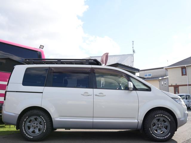 デリカＤ：５ Ｇ　パワーパッケージ　新品ＢＵＳＴＥＲＳ２０８０ＨＤ改／新品ＢＲＵＴホイール／新品ＴＯＹＯオープンカントリーＲＴ／９インチナビ／フルセグ／フリップダウンモニタ（アルパイン）／バックカメラ／両側パワースライドドア／１年保証付（28枚目）