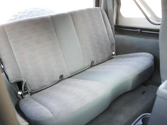 ジープ・ラングラー スポーツ 6速MT/リフトアップ/社外16インチAW/Bfgoodrichタイヤ/社外フロント・リアバンパー/社外オーバーフェンダー(54枚目)