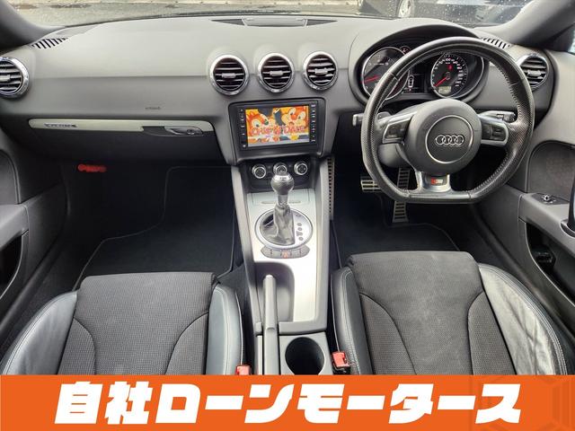 ＴＴクーペ ２．０ＴＦＳＩ　クワトロ　Ｓラインパッケージ　ハーフレザーシート　パワーシート　ナビ　フルセグ　Ｂｌｕｅｔｏｏｔｈ　ＤＶＤ　ＭＳＶ　１８インチＡＷ　オートスポイラー　ステアリングリモコン　革巻きステアリング　オートＨＩＤライト（9枚目）