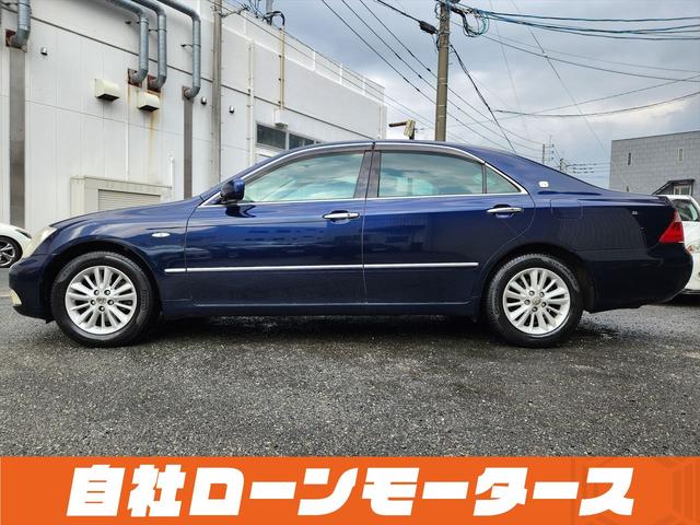 クラウン ロイヤルサルーン　ダークブルーマイカ　ナビ　フルセグ　ＭＳＶ　バックカメラ　クルーズコントロール　オートＨＩＤヘッドライト　フォグランプ　パワーシート　ステアリングリモコン　１６インチＡＷ　電動格納式ミラー（33枚目）