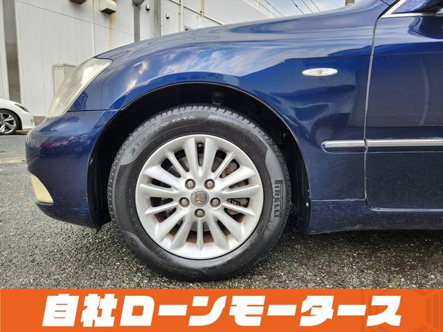 クラウン ロイヤルサルーン　ダークブルーマイカ　ナビ　フルセグ　ＭＳＶ　バックカメラ　クルーズコントロール　オートＨＩＤヘッドライト　フォグランプ　パワーシート　ステアリングリモコン　１６インチＡＷ　電動格納式ミラー（39枚目）