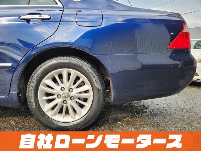 クラウン ロイヤルサルーン　ダークブルーマイカ　ナビ　フルセグ　ＭＳＶ　バックカメラ　クルーズコントロール　オートＨＩＤヘッドライト　フォグランプ　パワーシート　ステアリングリモコン　１６インチＡＷ　電動格納式ミラー（42枚目）