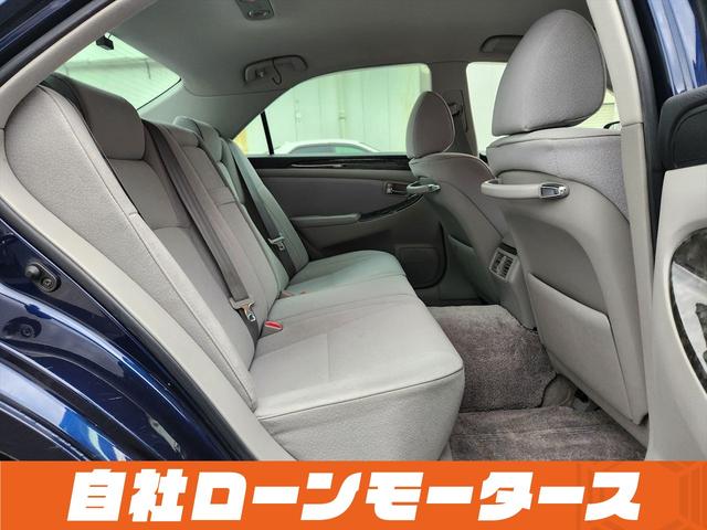 クラウン ロイヤルサルーン　ダークブルーマイカ　ナビ　フルセグ　ＭＳＶ　バックカメラ　クルーズコントロール　オートＨＩＤヘッドライト　フォグランプ　パワーシート　ステアリングリモコン　１６インチＡＷ　電動格納式ミラー（49枚目）