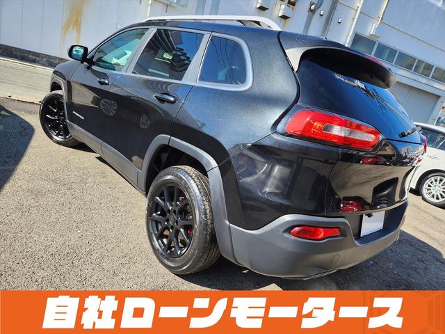 ジープ・チェロキー ロンジチュード　ブリリアントブラッククリスタルパール　ヒルスタートアシスト　ナビ　フルセグ　Ｂｌｕｅｔｏｏｔｈ　ＳＤ　ＬＥＤフォグランプ　リアフォグランプ　クルーズコントロール　パドルシフト　革巻きステアリング（8枚目）