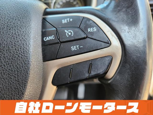 ジープ・チェロキー ロンジチュード　ブリリアントブラッククリスタルパール　ヒルスタートアシスト　ナビ　フルセグ　Ｂｌｕｅｔｏｏｔｈ　ＳＤ　ＬＥＤフォグランプ　リアフォグランプ　クルーズコントロール　パドルシフト　革巻きステアリング（64枚目）