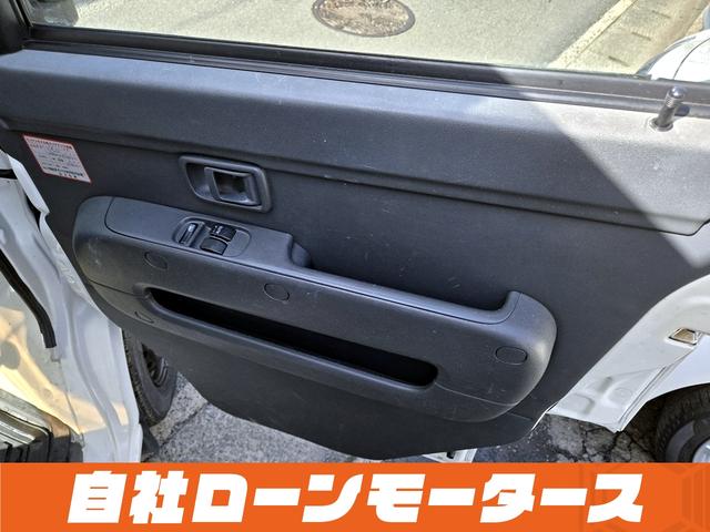 ハイゼットカーゴ ＤＸ　オフホワイト　５速ミッション　マッドブラックルーフ塗装　ハイルーフ　ダブルエアバッグ　エアコン　パワステ　パワーウィンドウ　両側スライドドア　キーレスエントリー　フロアマット　ドアバイザー（11枚目）