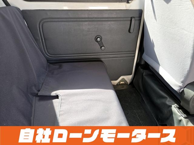 ハイゼットカーゴ ＤＸ　オフホワイト　５速ミッション　マッドブラックルーフ塗装　ハイルーフ　ダブルエアバッグ　エアコン　パワステ　パワーウィンドウ　両側スライドドア　キーレスエントリー　フロアマット　ドアバイザー（13枚目）