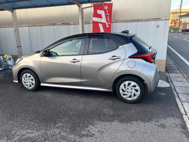 ヤリス Ｇ　ワンオーナー　禁煙車　車検整備渡し　全方位カメラ　前後ソナー　ディスプレイオーディオ　Ｂｌｕｅｔｏｏｔｈ　テレビ　ＥＴＣ　ＬＥＤライト　車線逸脱防止装置　両席シートヒーター　スペアキー（10枚目）