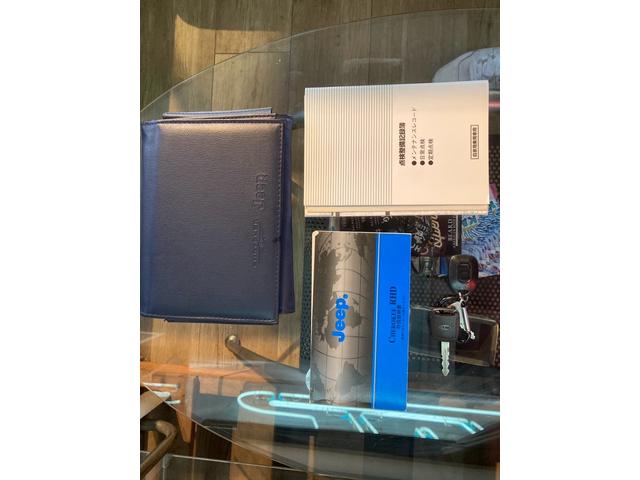 ジープ・チェロキー スポーツ　４ＷＤ　リフトアップ　ウィンチ付き　フォグランプ　ルーフキャリア（20枚目）