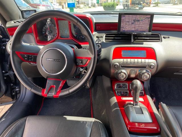 シボレーカマロ ＳＳ　ＲＳ　ディーラー車　社外ホイール　マフラー　ＥＴＣ　バックカメラ　サンルーフ（10枚目）