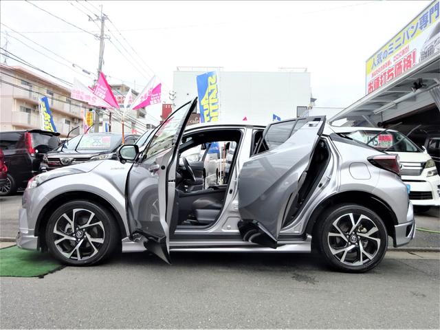 Ｃ－ＨＲ Ｇ　モデリスタエアロ　９型ＳＤナビ　地デジ　Ｂカメラ　Ｂｌｕｅｔｏｏｔｈ　衝突被害軽減　車線逸脱防止　レーダークルーズ　ＢＳＭ　シートヒーター　スマートキー　ＬＥＤライト　１８アルミ　全国対応２年保証（4枚目）