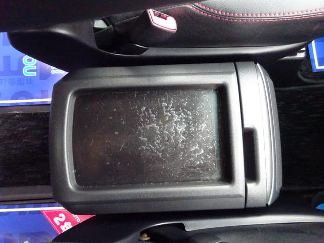 ヴェルファイア ２．４Ｚ　ゴールデンアイズＩＩ　８型ＨＤＤナビ　地デジ　Ｂカメラ　１１型後席モニター　Ｂｌｕｅｔｏｏｔｈ　ハーフレザーシート　７人乗りオットマン　クルコン　クリアランスソナー　パワーバックドア　両側自動ドア　全国対応２年保証（30枚目）