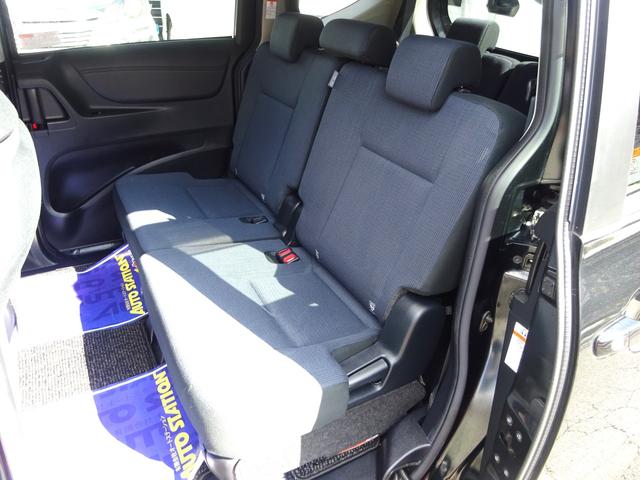 シエンタ ハイブリッドＧ　ＳＤナビ　地デジ　Ｂカメラ　Ｂｌｕｅｔｏｏｔｈ　衝突被害軽減　車線逸脱防止　スマートキー　プッシュスタート　ＬＥＤライト＆フォグ　７人乗り　純正１５アルミ　ＥＴＣ　両側自動ドア　全国対応２年保証（8枚目）