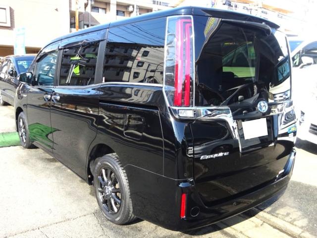 エスクァイア ハイブリッドＧｉ　９型ＳＤナビ　地デジ　Ｂカメ　Ｂｌｕｅｔｏｏｔｈ　衝突被害軽減　車線逸脱防止　クルコン　革シートヒーター　Ｄレコ　前後ＵＳＢポート　ＬＥＤライト　スマートキー　社外ＡＷ　両側自動ドア　全国対応２年保証（5枚目）