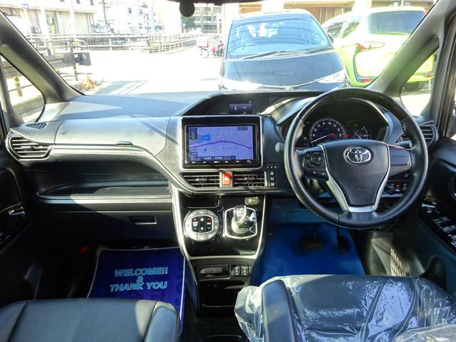 エスクァイア ハイブリッドＧｉ　９型ＳＤナビ　地デジ　Ｂカメ　Ｂｌｕｅｔｏｏｔｈ　衝突被害軽減　車線逸脱防止　クルコン　革シートヒーター　Ｄレコ　前後ＵＳＢポート　ＬＥＤライト　スマートキー　社外ＡＷ　両側自動ドア　全国対応２年保証（6枚目）