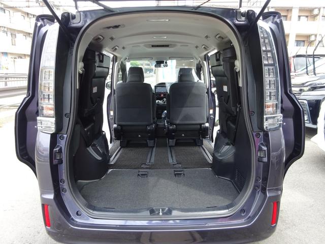 ヴォクシー ハイブリッドＶ　９型ＳＤナビ　地デジ　Ｂカメラ　Ｂｌｕｅｔｏｏｔｈ　衝突被害軽減　車線逸脱防止　クルーズコントロール　シートヒーター　７人乗り　ＬＥＤライト　スマートキー　アルミ　両側自動ドア　全国対応２年保証（12枚目）