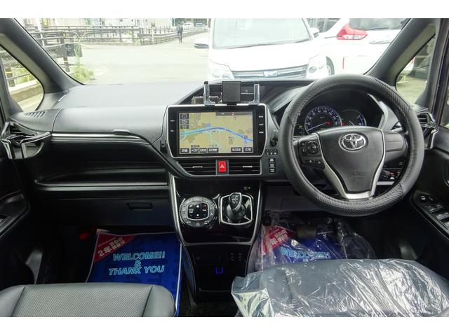 エスクァイア ハイブリッドＧｉ　１０型ＳＤナビ　地デジ　Ｂカメラ　ＢＴ　デジタルインナーミラー　衝突被害軽減　車線逸脱防止　クルコン　革シートヒーター　コーナーセンサー　ＵＳＢポート　社外ＡＷ　両側自動ドア　全国対応２年保証（6枚目）
