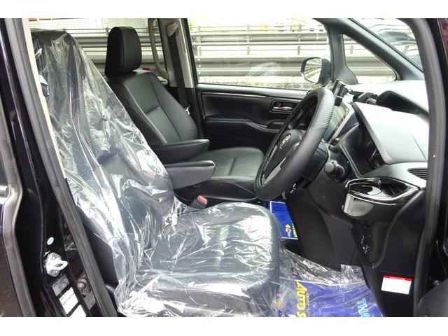 エスクァイア ハイブリッドＧｉ　１０型ＳＤナビ　地デジ　Ｂカメラ　ＢＴ　デジタルインナーミラー　衝突被害軽減　車線逸脱防止　クルコン　革シートヒーター　コーナーセンサー　ＵＳＢポート　社外ＡＷ　両側自動ドア　全国対応２年保証（7枚目）