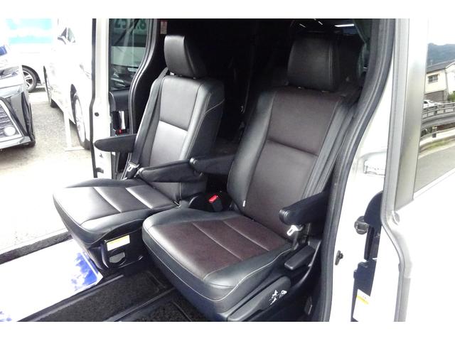 エスクァイア ハイブリッドＧｉ　ＳＤナビ　地デジ　Ｂカメラ　アルパイン後席モニター　ＢＴ　衝突被害軽減　車線逸脱防止　クルコン　前後ＵＳＢポート　革シートヒーター　ドラレコ　ＬＥＤライト＆フォグ　両側自動ドア　全国対応２年保証（8枚目）