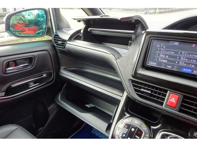 エスクァイア ハイブリッドＧｉ　ＳＤナビ　地デジ　Ｂカメラ　１１型後席モニター　Ｂｌｕｅｔｏｏｔｈ　衝突被害軽減　車線逸脱防止　クルコン　革シートヒーター　７人乗　ＬＥＤライト　スマートキー　ＡＷ　両側自動ドア　全国対応２年保証（30枚目）