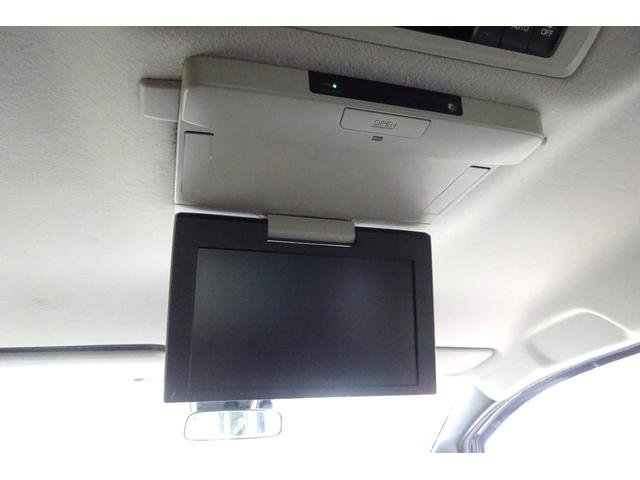 ヴォクシー ハイブリッドＶ　ＳＤナビ　地デジ　Ｂカメラ　１１型後席モニター　Ｂｌｕｅｔｏｏｔｈ　衝突被害軽減　車線逸脱防止　クルーズコントロール　シートヒーター　７人乗りウォークスルー　ＡＷ　両側自動ドア　全国対応２年保証（17枚目）