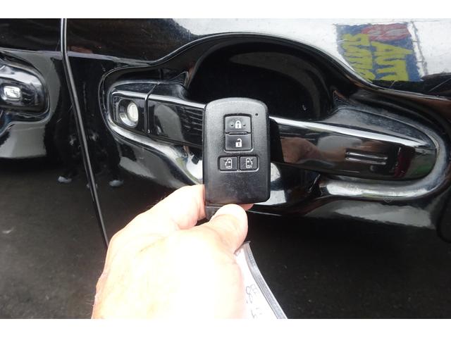 ヴォクシー ハイブリッドＶ　ＳＤナビ　地デジ　Ｂカメラ　１１型後席モニター　Ｂｌｕｅｔｏｏｔｈ　衝突被害軽減　車線逸脱防止　クルーズコントロール　シートヒーター　７人乗りウォークスルー　ＡＷ　両側自動ドア　全国対応２年保証（27枚目）