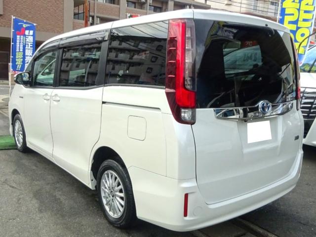 ノア ハイブリッドＧ　９型ＳＤナビ　地デジ　Ｂカメラ　１２．１型後席モニター　Ｂｌｕｅｔｏｏｔｈ　衝突被害軽減　車線逸脱防止　クルコン　シートヒーター　ＵＳＢポート　７人乗りウォークスルー　両側自動ドア　全国対応２年保証（5枚目）