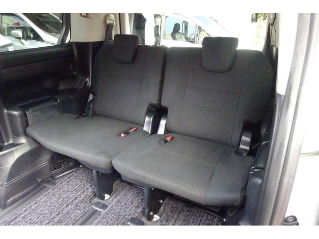 ノア ハイブリッドＧ　９型ＳＤナビ　地デジ　Ｂカメラ　１２．１型後席モニター　Ｂｌｕｅｔｏｏｔｈ　衝突被害軽減　車線逸脱防止　クルコン　シートヒーター　ＵＳＢポート　７人乗りウォークスルー　両側自動ドア　全国対応２年保証（10枚目）