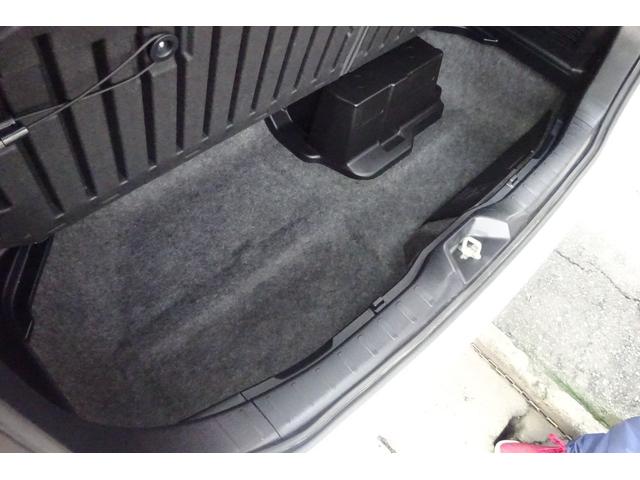 ノア ハイブリッドＧ　９型ＳＤナビ　地デジ　Ｂカメラ　１２．１型後席モニター　Ｂｌｕｅｔｏｏｔｈ　衝突被害軽減　車線逸脱防止　クルコン　シートヒーター　ＵＳＢポート　７人乗りウォークスルー　両側自動ドア　全国対応２年保証（13枚目）