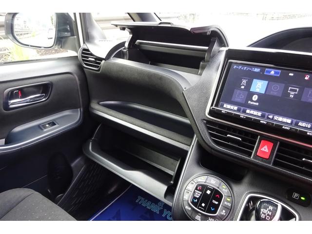 ノア ハイブリッドＧ　９型ＳＤナビ　地デジ　Ｂカメラ　１２．１型後席モニター　Ｂｌｕｅｔｏｏｔｈ　衝突被害軽減　車線逸脱防止　クルコン　シートヒーター　ＵＳＢポート　７人乗りウォークスルー　両側自動ドア　全国対応２年保証（34枚目）