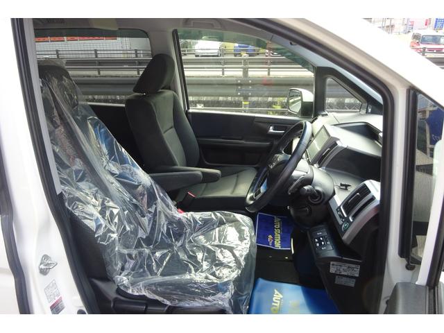 ステップワゴンスパーダ Ｚ　９型ＳＤナビ　地デジ　Ｂカメラ　後席モニター　８人乗り　スマートキー　ＨＩＤライト　ＥＴＣ　１６ＡＷ　両側自動ドア　全国対応２年保証（7枚目）