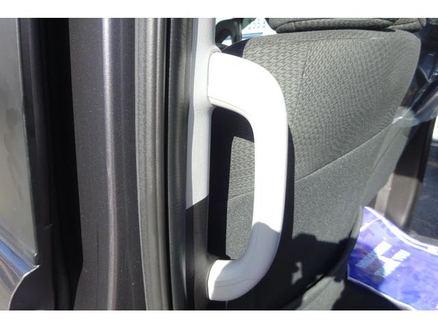 ステップワゴンスパーダ Ｓ　９型ＳＤナビ　地デジ　Ｂカメラ　クルーズコントロール　８人乗り　スマートキー　ＨＩＤライト　フォグライト　盗難防止装置　横滑り防止　ＥＴＣ　純正１６アルミ　両側自動ドア　全国対応２年保証（23枚目）