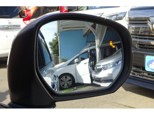 オデッセイ アブソルート・ＥＸホンダセンシング　ＳＤナビ　地デジ　Ｂカメラ　後席モニター　衝突被害軽減　車線逸脱防止　アダプティブクルコン　ＢＳＭ　ハーフレザーパワーシート　７人乗オットマン　ＵＳＢポート　１８ＡＷ　両側自動ドア　全国対応２年保証（26枚目）