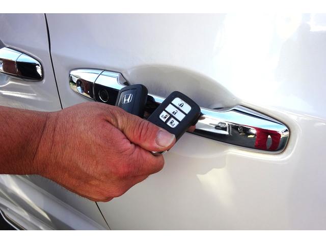 オデッセイ アブソルート・ＥＸホンダセンシング　ＳＤナビ　地デジ　Ｂカメラ　後席モニター　衝突被害軽減　車線逸脱防止　アダプティブクルコン　ＢＳＭ　ハーフレザーパワーシート　７人乗オットマン　ＵＳＢポート　１８ＡＷ　両側自動ドア　全国対応２年保証（29枚目）