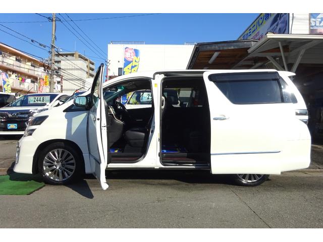 ヴェルファイア ２．４Ｚ　ゴールデンアイズＩＩ　アルパイン９型ＳＤナビ　地デジ　Ｂカメラ　後席モニター　ＢＴ　ＵＳＢ　クルコン　クリアランスソナー　ハーフレザーシート　７人乗りオットマン　パワーバックドア　両側自動ドア　全国対応２年保証（4枚目）