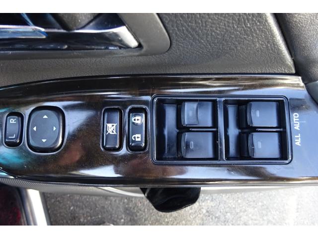 ヴェルファイア ２．４Ｚ　ゴールデンアイズＩＩ　アルパイン９型ＳＤナビ　地デジ　Ｂカメラ　後席モニター　ＢＴ　ＵＳＢ　クルコン　クリアランスソナー　ハーフレザーシート　７人乗りオットマン　パワーバックドア　両側自動ドア　全国対応２年保証（30枚目）