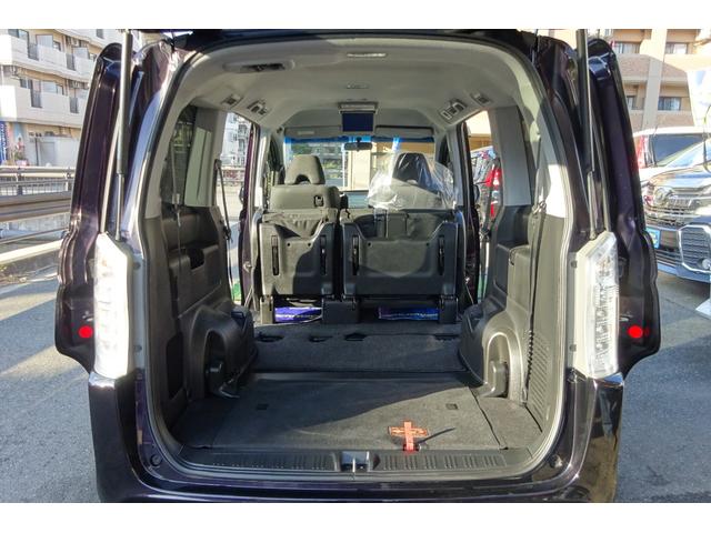 ステップワゴンスパーダ Ｚ　９型ＳＤナビ　地デジ　Ｂカメラ　後席モニター　最終型　クルーズコントロール　スマートキー　ＨＩＤライト　８人乗り　１６アルミ　両側自動ドア　全国対応２年保証（11枚目）