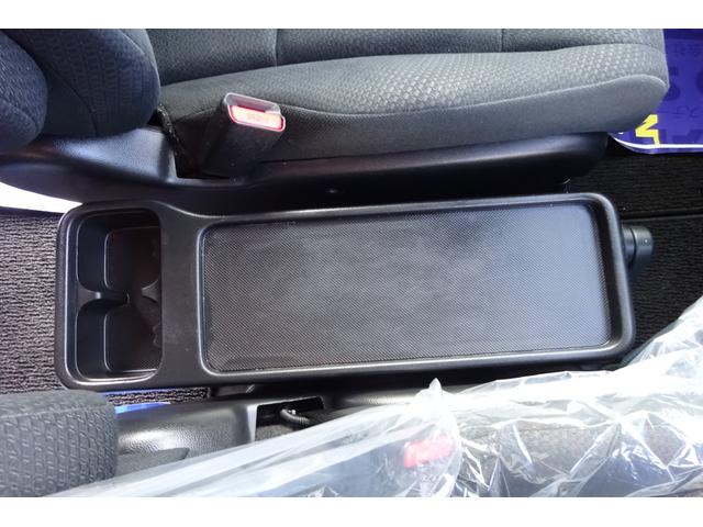 ステップワゴンスパーダ Ｚ　９型ＳＤナビ　地デジ　Ｂカメラ　後席モニター　最終型　クルーズコントロール　スマートキー　ＨＩＤライト　８人乗り　１６アルミ　両側自動ドア　全国対応２年保証（29枚目）