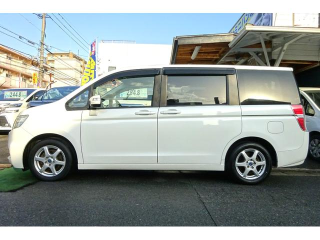 ステップワゴン Ｇ　インターナビＥセレクション　ＨＤＤインターナビ　地デジ　Ｂカメラ　後席モニター　クルーズコントロール　アイドリングストップ　ＵＳＢポート　純正カーテン　８人乗り　両側自動ドア　全国対応２年保証（3枚目）