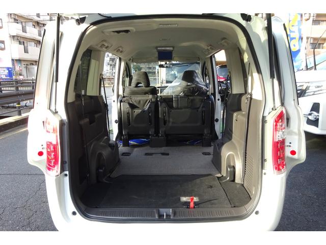 ステップワゴン Ｇ　インターナビＥセレクション　ＨＤＤインターナビ　地デジ　Ｂカメラ　後席モニター　クルーズコントロール　アイドリングストップ　ＵＳＢポート　純正カーテン　８人乗り　両側自動ドア　全国対応２年保証（11枚目）