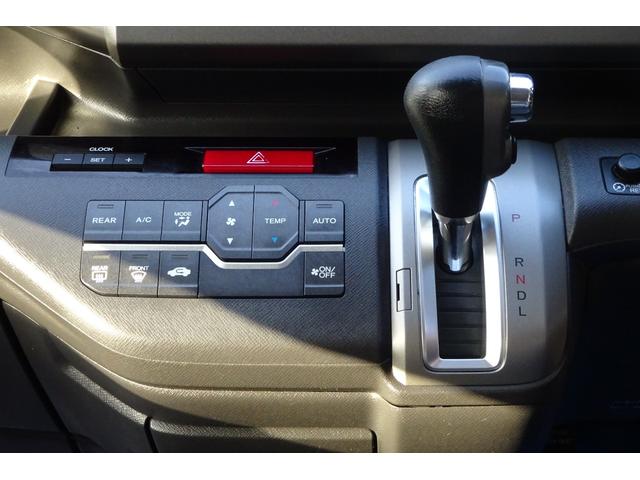 ステップワゴン Ｇ　インターナビＥセレクション　ＨＤＤインターナビ　地デジ　Ｂカメラ　後席モニター　クルーズコントロール　アイドリングストップ　ＵＳＢポート　純正カーテン　８人乗り　両側自動ドア　全国対応２年保証（19枚目）