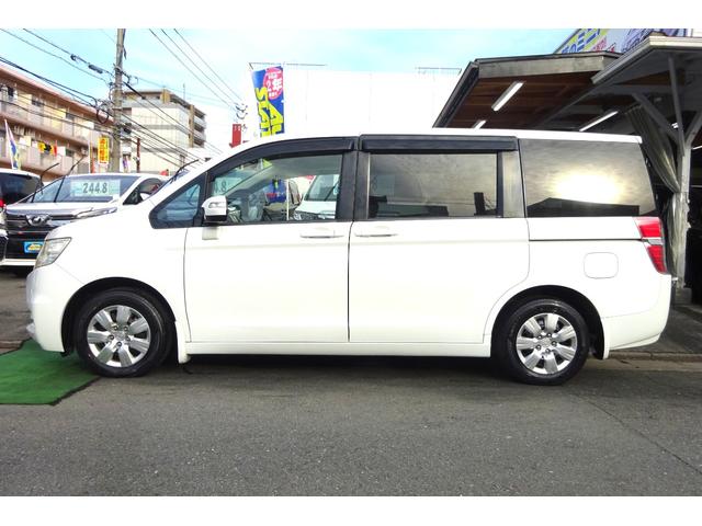 ステップワゴン Ｇ　インターナビＥセレクション　ＨＤＤインターナビ　地デジ　Ｂカメラ　後席モニター　クルーズコントロール　アイドリングストップ　ＵＳＢポート　８人乗り　ＨＩＤライト　ＥＴＣ　両側自動ドア　全国対応２年保証（3枚目）